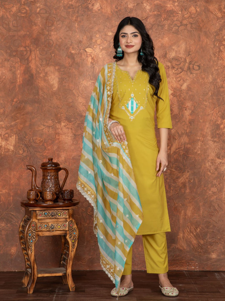 Tereza Saree Kurti Set – Roman Silk Embroidered Kurta Pant with Taby Silk Dupatta